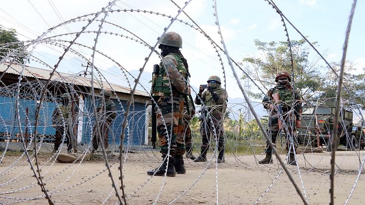 ಮಣಿಪುರ ಸಂಘರ್ಷ ಪರಿಹಾರಕ್ಕಾಗಿ ಮೈಟೈ-ಕುಕಿ ಗುಂಪುಗಳೊಂದಿಗೆ ಸರ್ಕಾರ ಸಭೆ ನಡೆಸಿದೆ